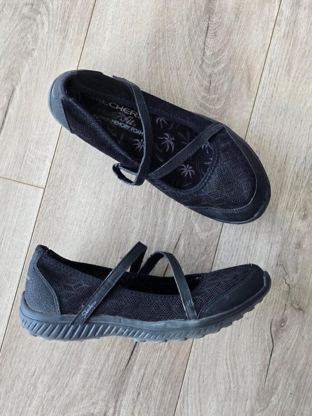 black Skechers mesh mary jane sneakers ✧⁠ size 7